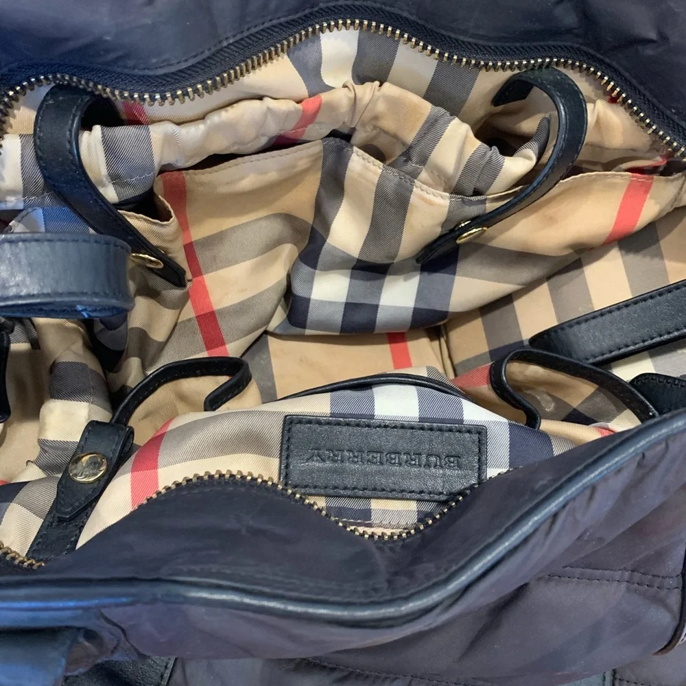 🎀 Burberry Abby Black Nylon Diaper Bag 🎀 - Picture 7 of 10